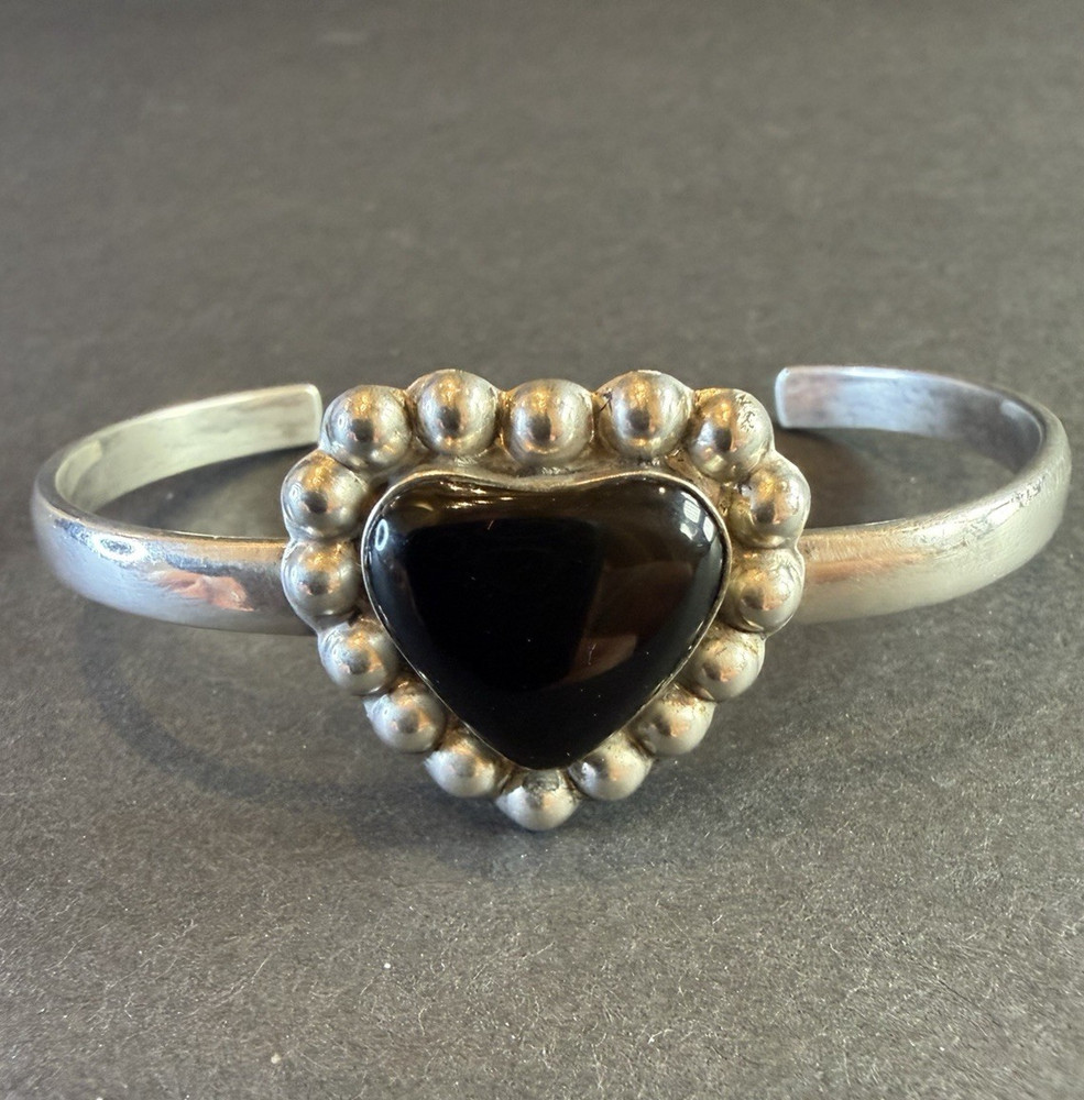 Vintage Thailand 925 Sterling Silver Black Onyx Heart Cuff Bracelet Size 6