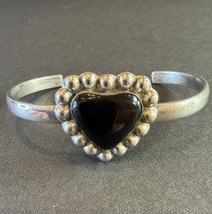 Vintage Thailand 925 Sterling Silver Black Onyx Heart Cuff Bracelet Size 6
