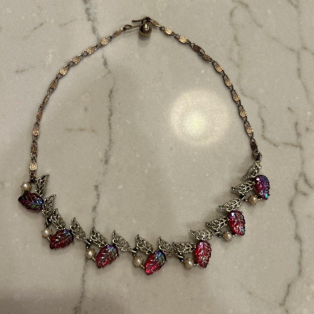 VTG 50’S RED LEAF AB FAUX PEARL 17″ GOLDTONE ADJ CHOKER NECKLACE HOOK CLASP