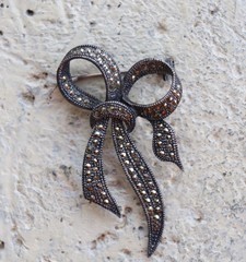 Vintage Art Deco Style Marcasite Bow Ribbon Brooch Pin 925 Sterling Silver