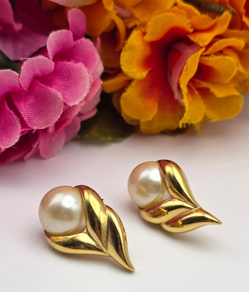 Richelieu Gold Tone White Faux Pearl Leaf Clip On Earrings 1 In Vintage