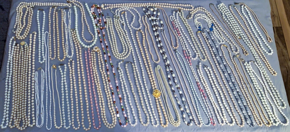 Great Lot 52 Mostly Vintage Heavier Weight Pearl Bead Necklaces Many Designs