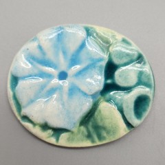 Vtg Morning Glory Brooch Blue Flower Glazed Ceramic Oval Floral Handpainted Pin