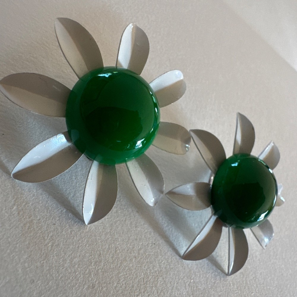 Vintage Large Enamal Flower Clip On Earring White and Green Enamel Flower