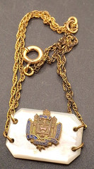 Vintage US Naval Academy USNA Charm Bracelet Mother of Pearl MOP Jewelry 6.5″