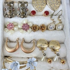 Vintage Earrings Lot 30 Pairs Gold Tone Post Rhinestone Flower Romantic Cute