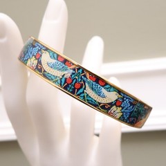 Metropolitan Museum of Art bracelet William Morris Strawberry Thief gold plated