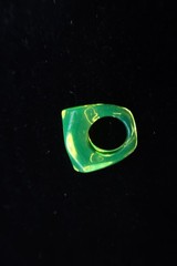 Vtg 60’s Green Mod Acrylic Resin Glow in the Dark Ring Retro Fashion Size 5.25