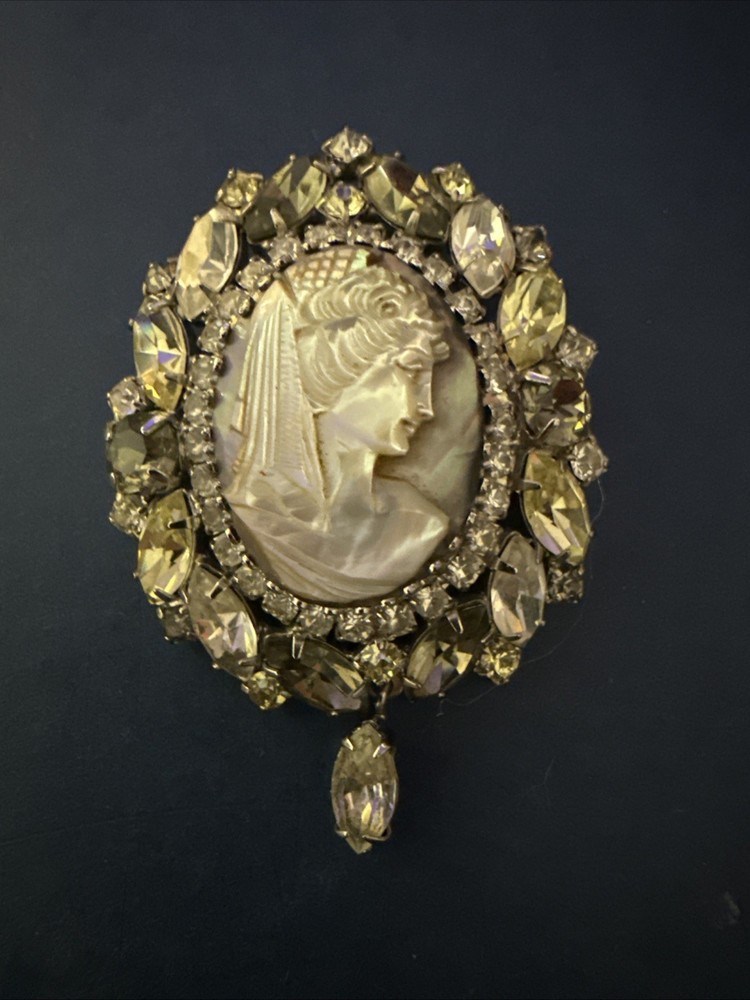 Vintage Hobe Cameo Silver Tone Mother of Pearl Rhinestone Brooch