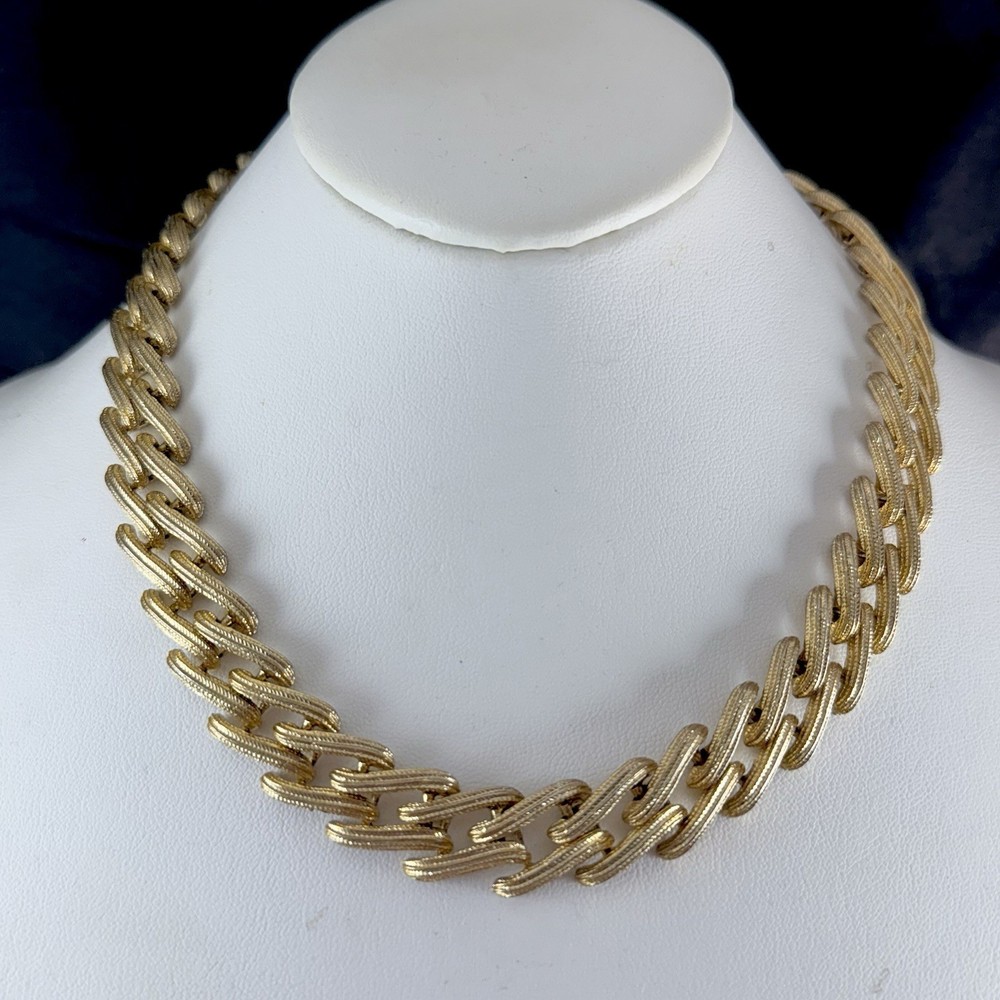 Vintage Textured Gold Tone Woven Link Necklace 17.75″