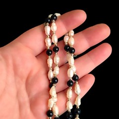 Vintage Classic Black Agate Stone & White Pearl Beaded Necklace 32in