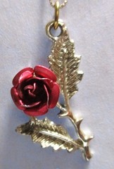 VINTAGE RED METAL ROSE PENDANT ON 925 STERLING SILVER ROMANIA CHAIN NECKLACE