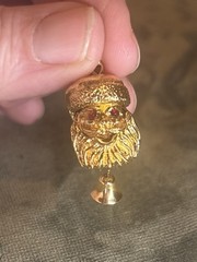VTG RARE MONET 1960s CHARM GOLD TONE SANTA CLAUS With Bell