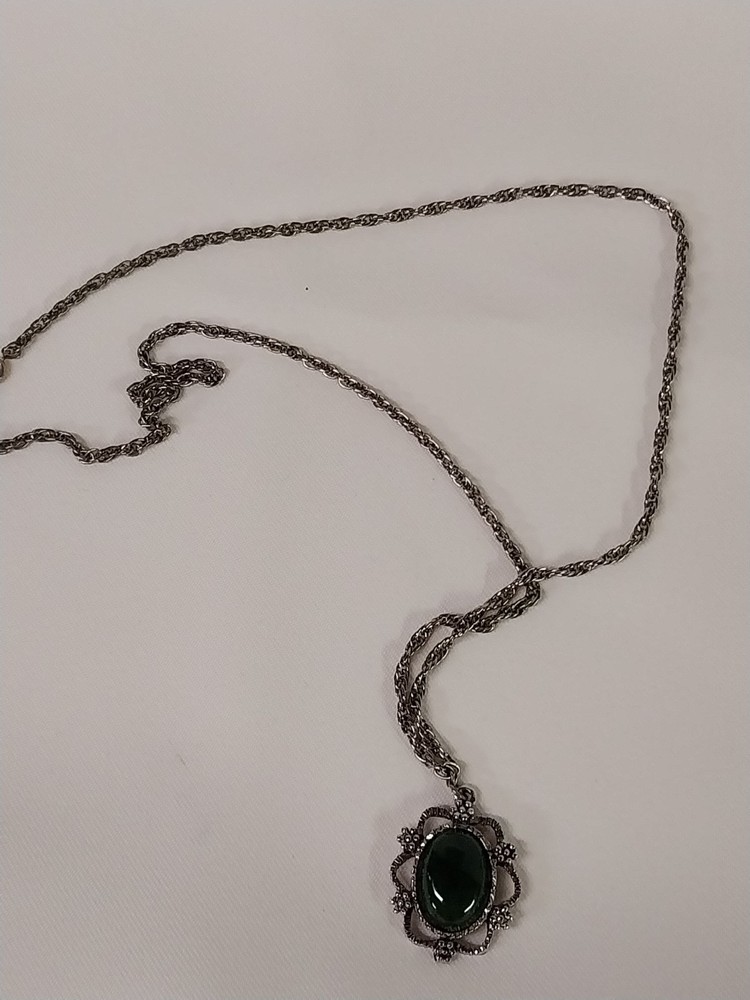 Vintage – Women’s Silver Necklace With Dark Green Stone Pendant Faux Jade 26 in