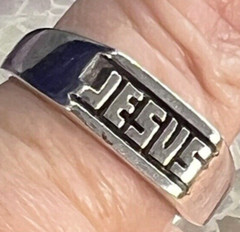 Vintage “JESUS” 5/16″ N to S on finger Sterling Silver 0.925 BAND RING size 7.5