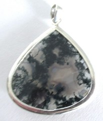 2 INCHES STERLING PENDANT w MOSS AGATE, 14 GRAMS