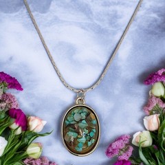 Vintage Confetti Lucite Pendant Necklace Silver Tone Chain 18″ Bohemian Indie