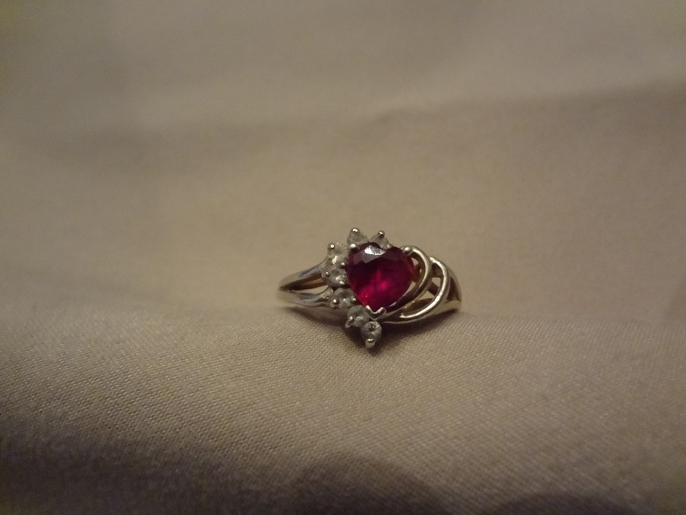 #195–VINTAGE STERLING SILVER HEART RING-925-SIZE-7 1/2–VERY NICE STONES-