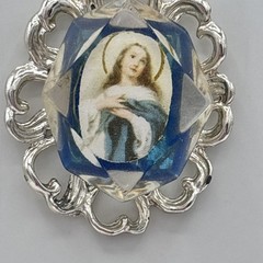 Vintage Virgin Mary Lucite Pendant Necklace Blue Faceted Religious Medal 18”