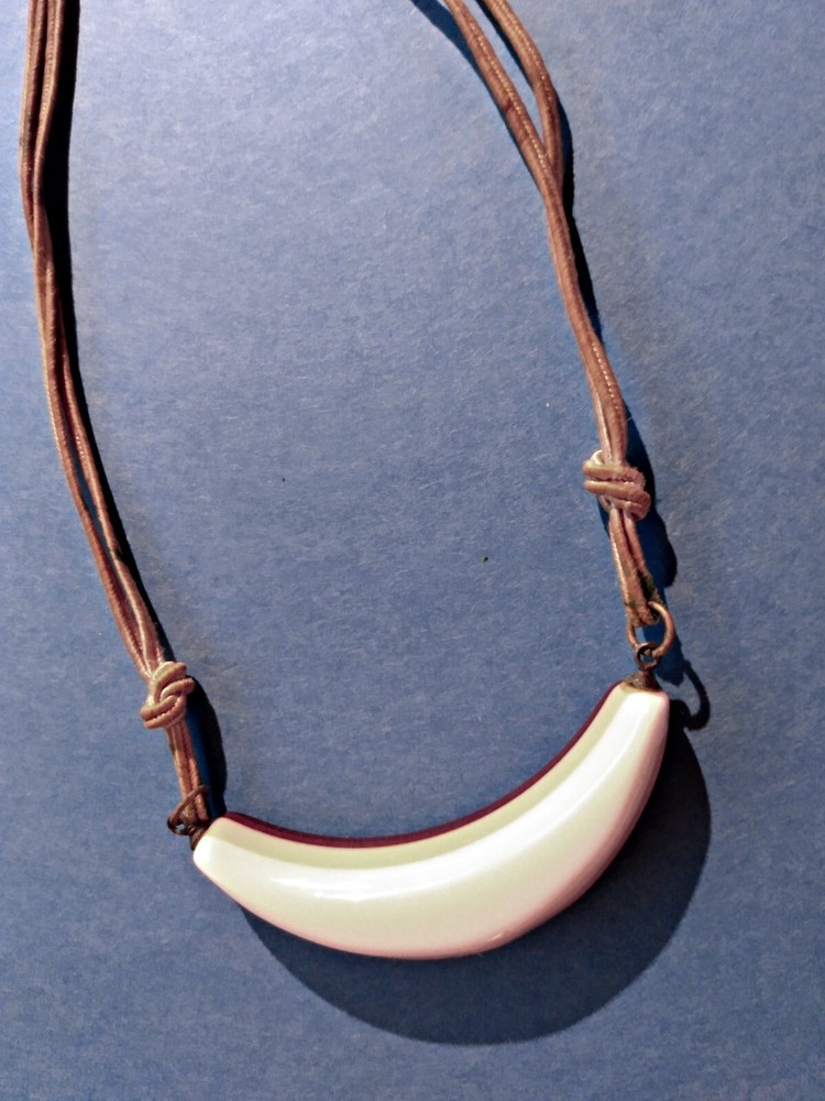 Vintage 3-Toned Wood Pendant Leather Pull Cord Necklace