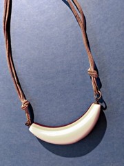 Vintage 3-Toned Wood Pendant Leather Pull Cord Necklace
