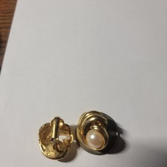 Antique Gold white faux pearl small clip on earrings