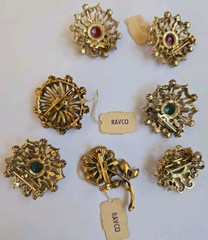 LOT OF 7 VINTAGE Early 60’S GOLD TONE & CABOCHON PINS BROOCHES