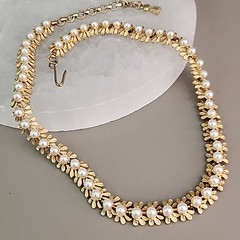 Vintage Faux Pearls Collar Necklace White Brushed Gold Tone 15.5″