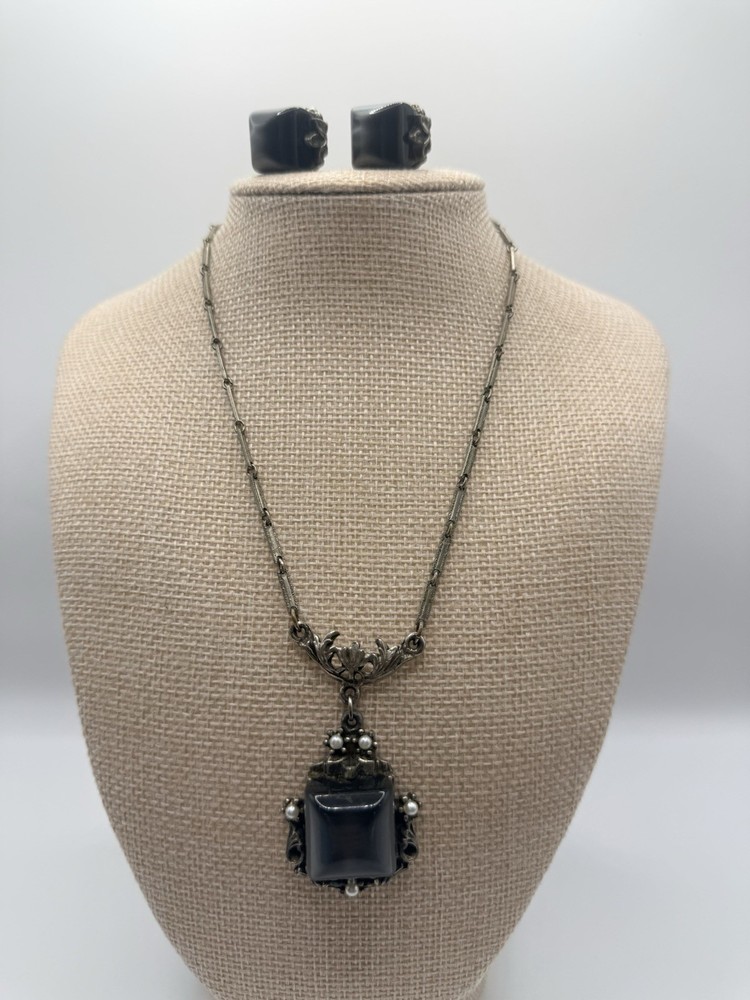 Black Thermoset Deco Style Set