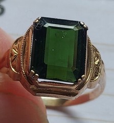 Antique 10 k yellow gold ring with 3 ct green tourmaline size 6.25