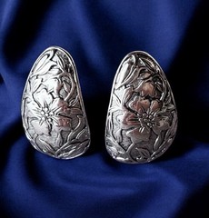 Vintage Repoussé Floral Silver Teardrop Post Pierced Earrings – 1.5” – Statement