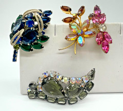 VTG lot of 4 Juliana Rhinestone brooches Open back prong set floral