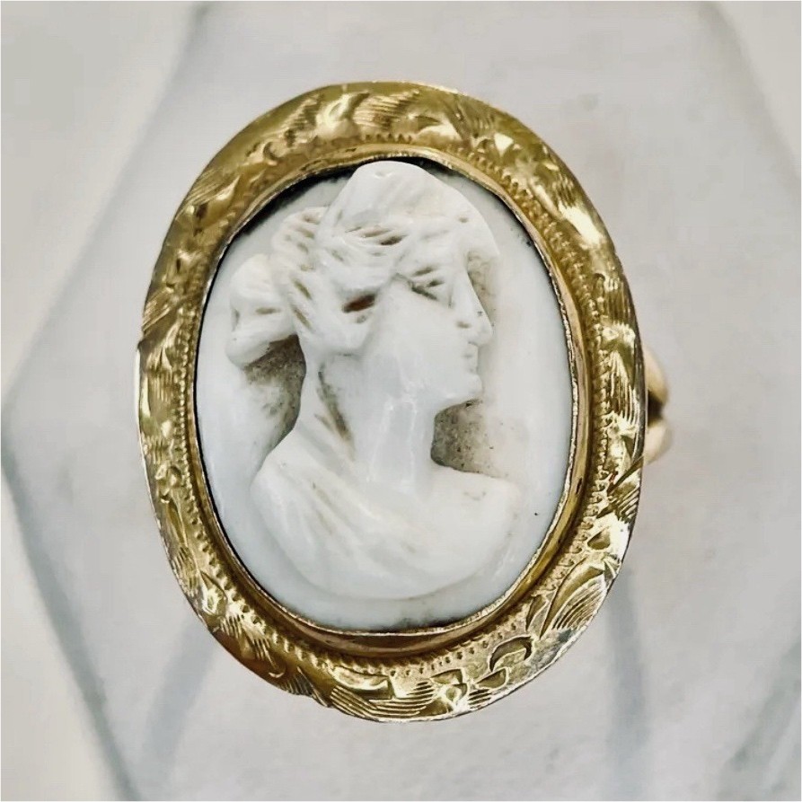 Estate 10K Yellow Gold Cameo Ring Size 6 Hand Carved Shell Lady Portrait 4.7g