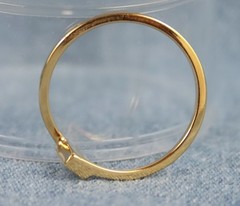 Unsigned Vintage 1985 Avon Delicate Hues Stackable Ring Crystal Baguette Stone 9