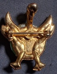 Unsigned Jelly Belly-Type Bird 1-1/4″ Brooch/Pins. See Pics & Description.