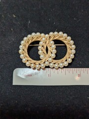 Vintage Crown Trifari Brooch With Interlocking Goldtone Leafy Wreaths And…