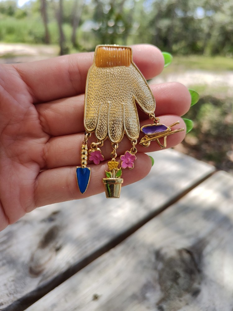 Vintage 90’s Cute Kitsch Garden Glove Brooch Pin Flowers