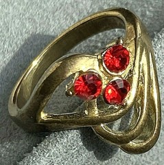 Vintage Ring Size 6.5 Red Crystal Rhinestones Estate Jewelry Pre-Owned Scrolls