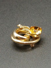 VTG Mid-century Gold Tone Swirl Brooch W/Amber Crystal & Rhinestone 1950s-1970s