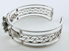 Vintage Krementz Silver Tone Metal Floral Design Openwork Cuff Bracelet 6.75 In