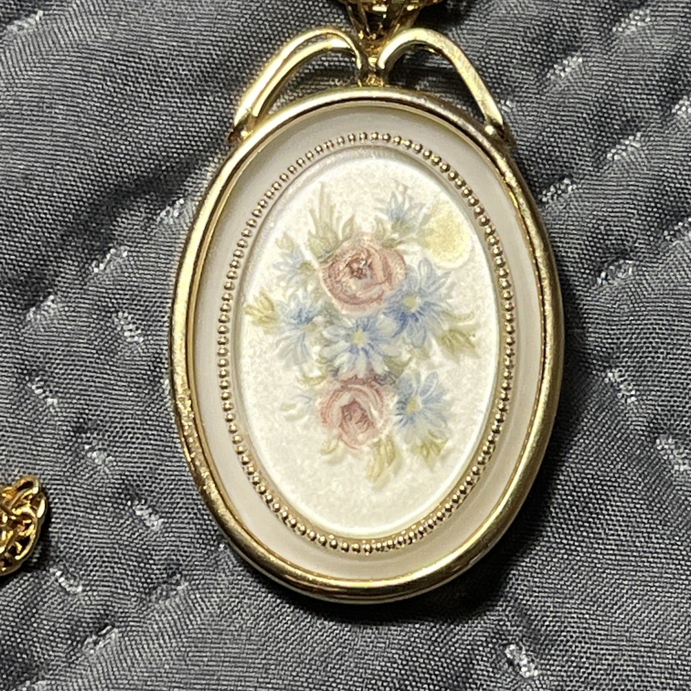 Vintage Floral Cameo Gold Tone Necklace Rose & Pansy Resin Reverse Painted