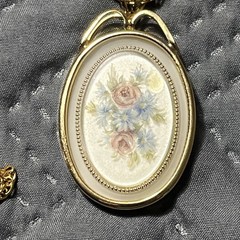 Vintage Floral Cameo Gold Tone Necklace Rose & Pansy Resin Reverse Painted