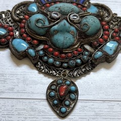 Vintage Nepal Tibet Carved Foo Dog Pendant Necklace Coral Lapis Turquoise Tone
