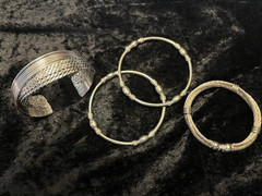 Lot of 4 Vintage Silver Tone Fashion Bracelets: 2 same and 2 different styles