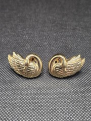 Vintage Earrings – 80’s-90’s – Swan Birds Love Retro Gold Colored Clip On
