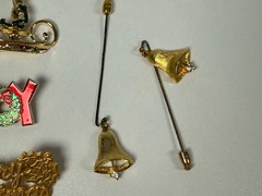 Lot Of 14 VTG Christmas Holiday Brooch Pin Multicolor Enamel Gold Silver Tone