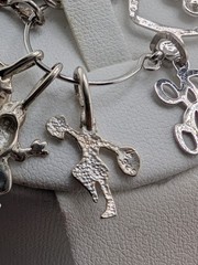 Vintage~**CHARM HOLDER & 7 CHARMS**~925 Sterling Silver~8.1 GRAMS~2.2″ Long