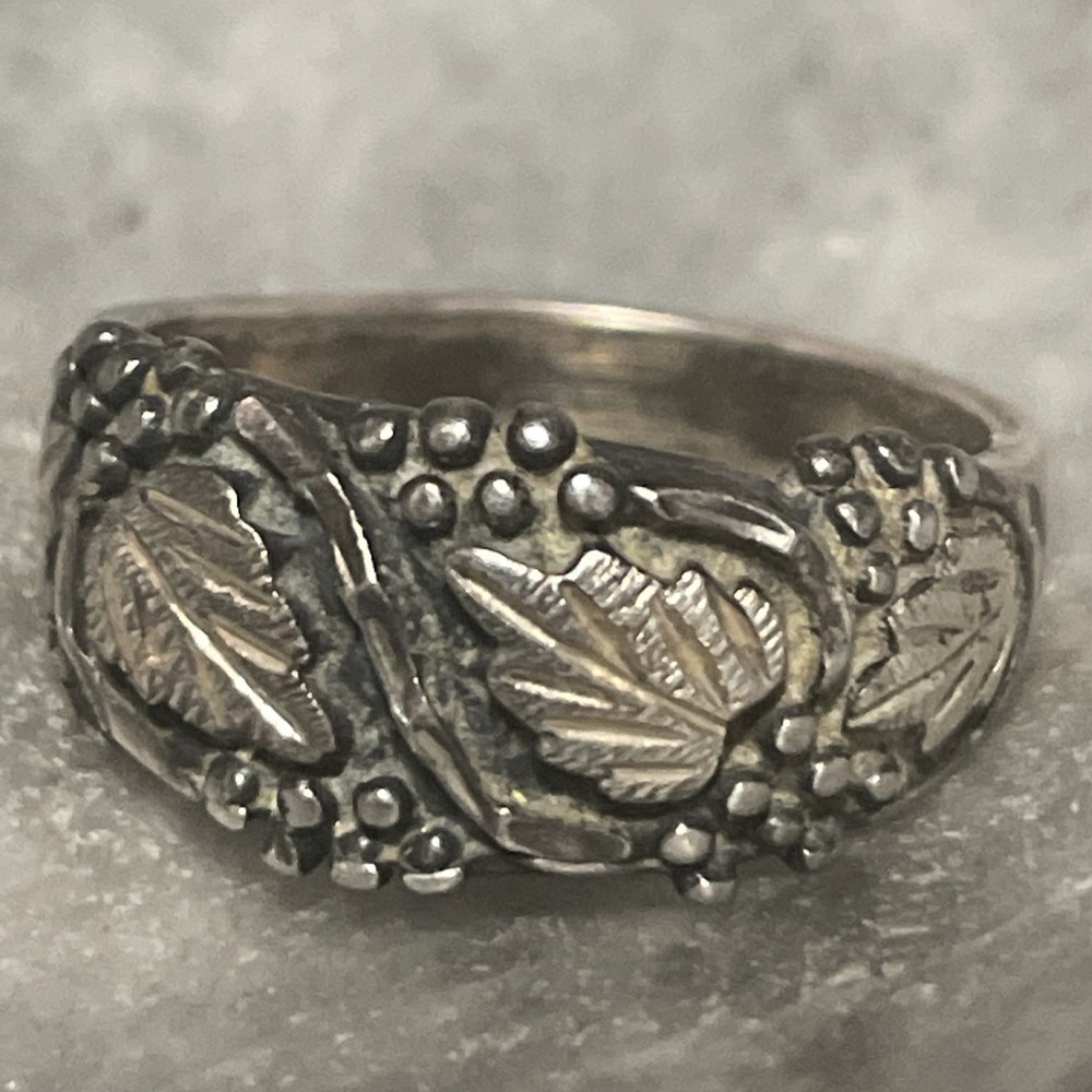 Vintage Wheeler Sterling Silver Grapevine Band Ring Size 6