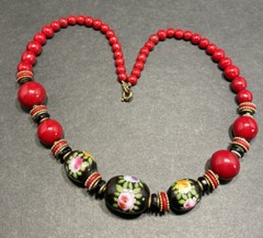 Vintage Black Red Graduated Beaded Floral Hand Painted Gold Tone 15.5 in