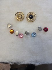 Vtg nos gold tone pierced round multiple color changeable Earrings